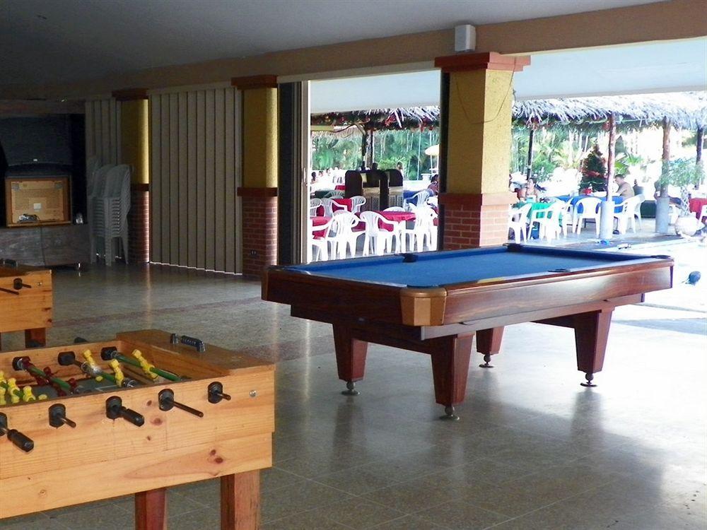 Hotel Suerre Guápiles Екстериор снимка