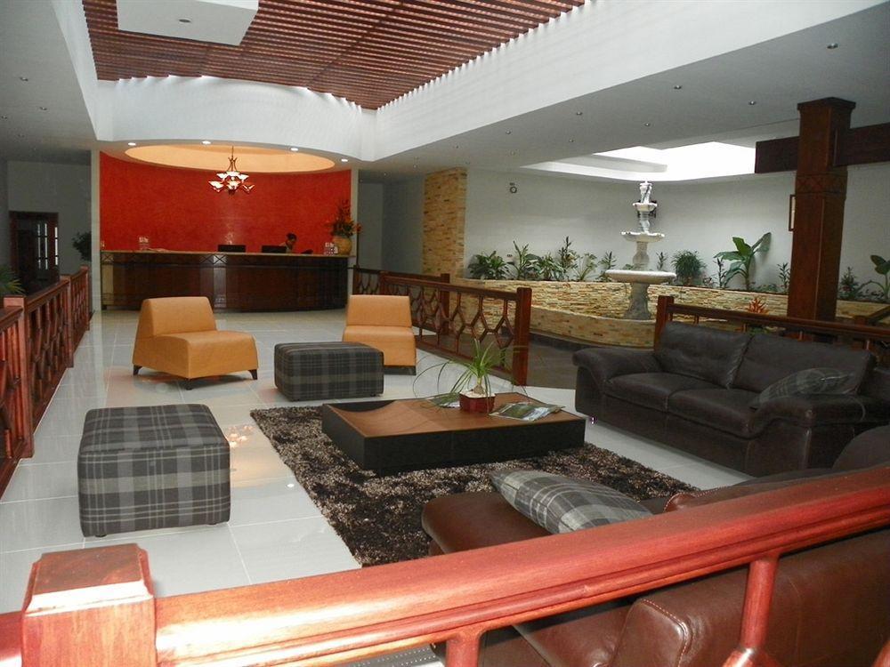 Hotel Suerre Guápiles Екстериор снимка
