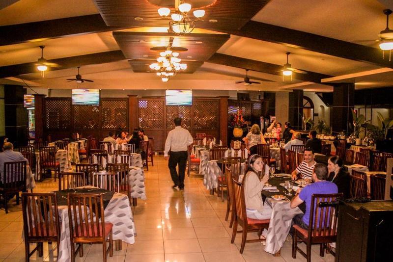 Hotel Suerre Guápiles Екстериор снимка