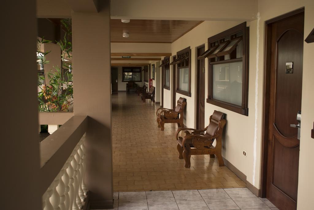 Hotel Suerre Guápiles Екстериор снимка