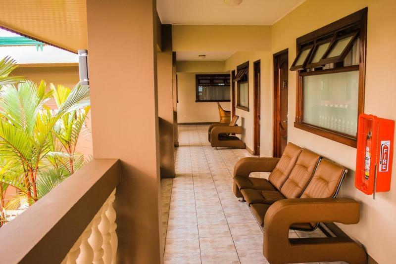 Hotel Suerre Guápiles Екстериор снимка
