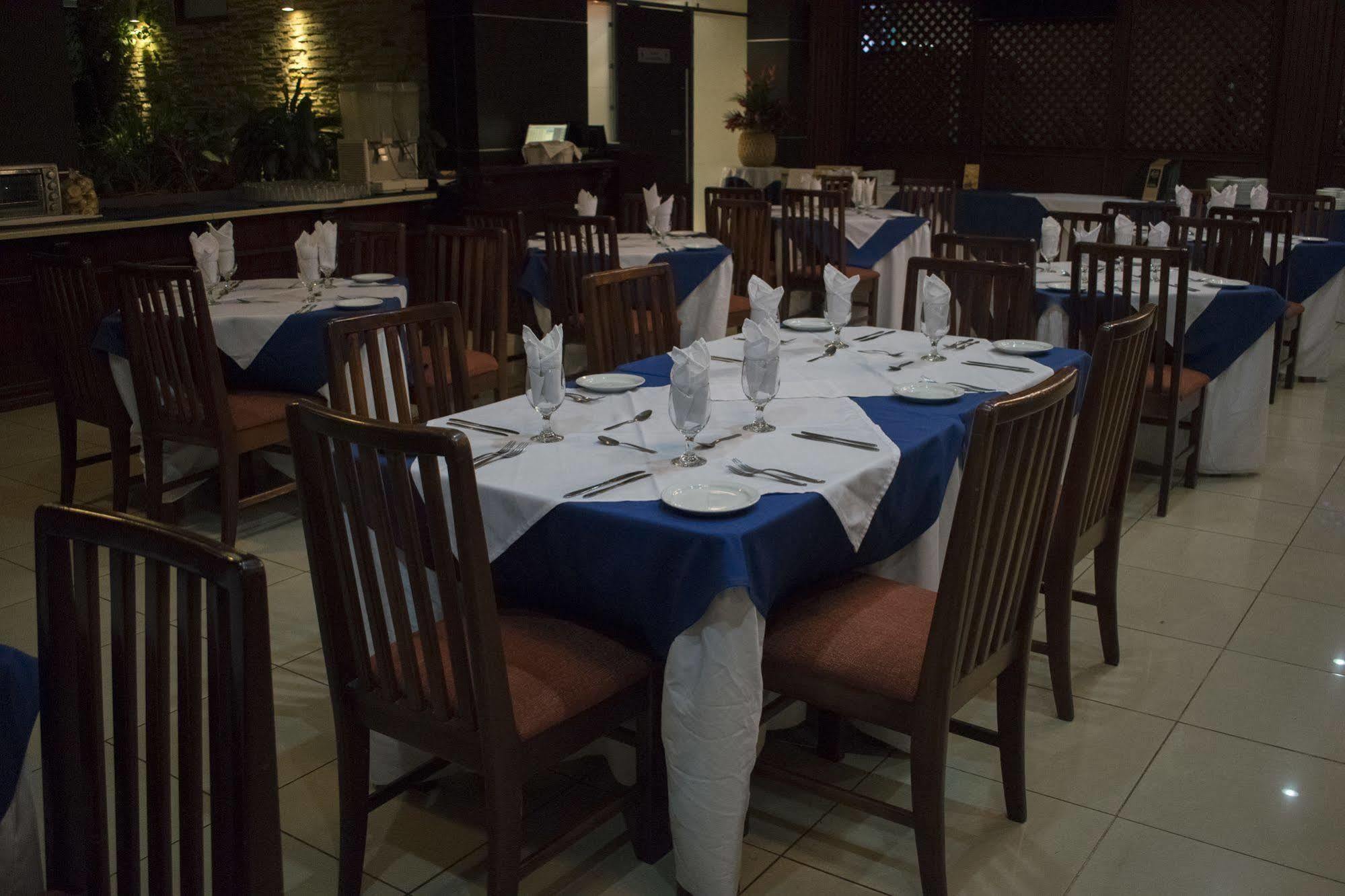 Hotel Suerre Guápiles Екстериор снимка