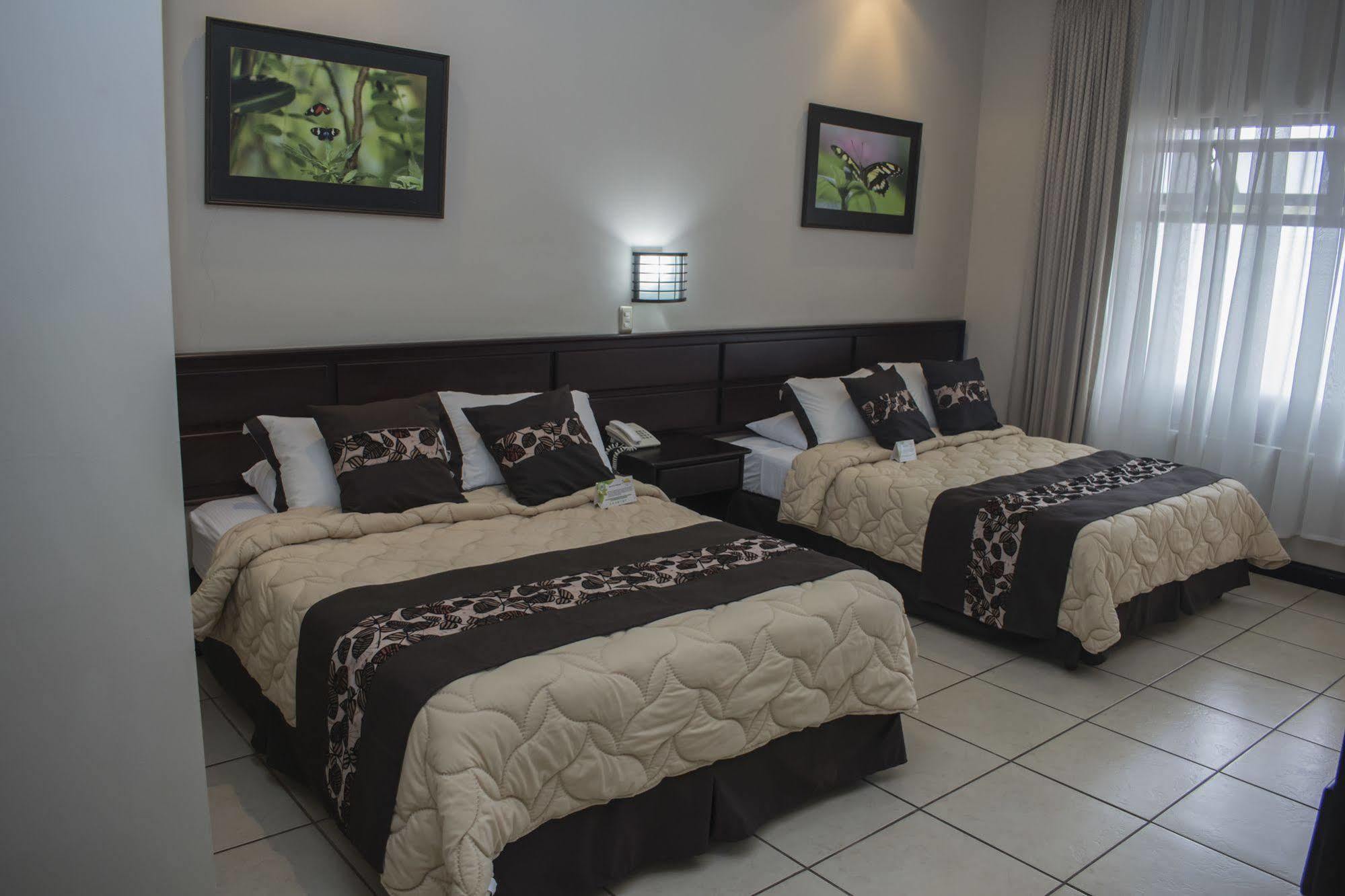 Hotel Suerre Guápiles Екстериор снимка