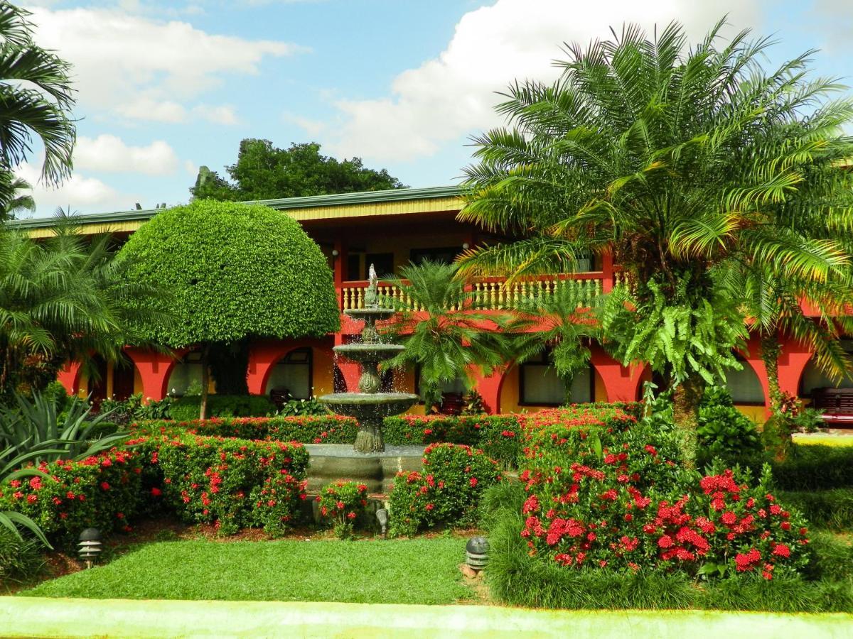 Hotel Suerre Guápiles Екстериор снимка